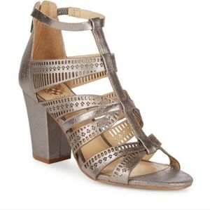 Vince Camuto Gladiator Sandals Silver Metallic Leather Strappy Heels Nizana 7.5